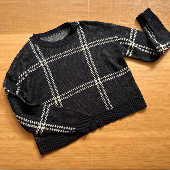 SHEIN Black and White Checkered Sweater - Picture 1 of 8